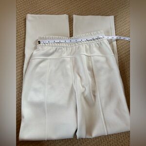 Lululemon Softstreme High-Rise Pant
Regular size 4